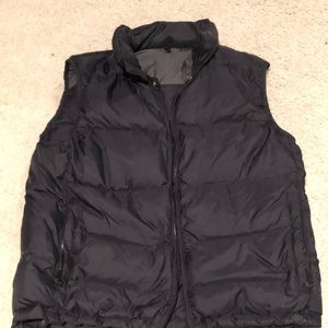 ❌SOLD❌ Men’s quilted reversible outdoor vest